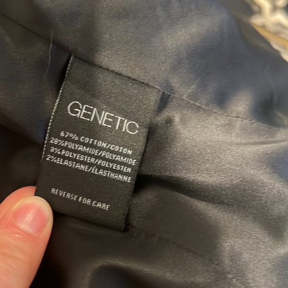 Blazer worn open, geometrical pattern with gold sparkle like fabric - Picture 5 of 6